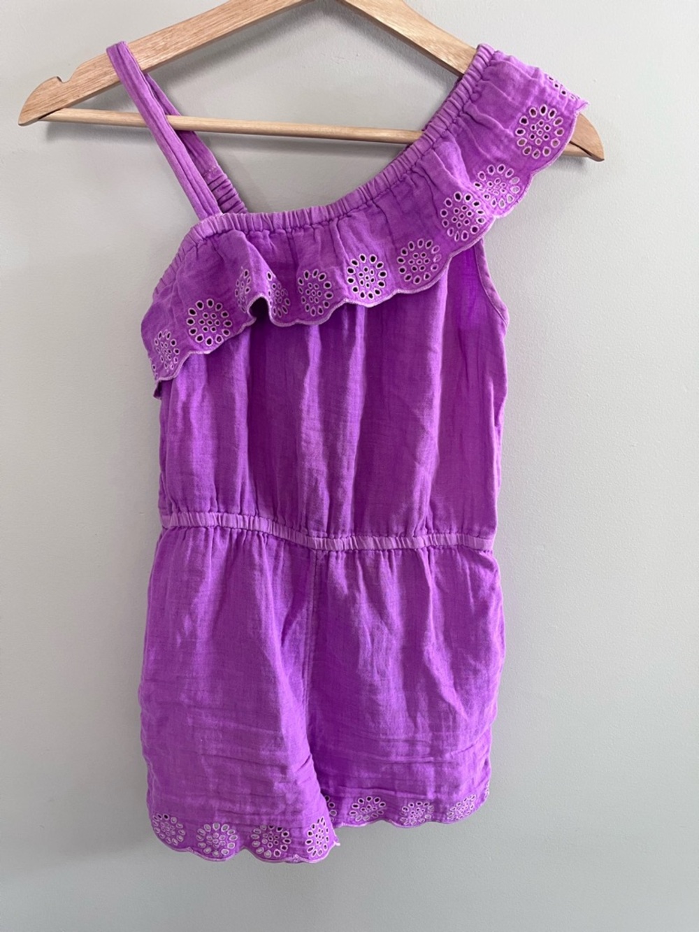 Cat & Jack Girls Purple One Shoulder Eyelet‎ Ruffle Romper Size L 10/12